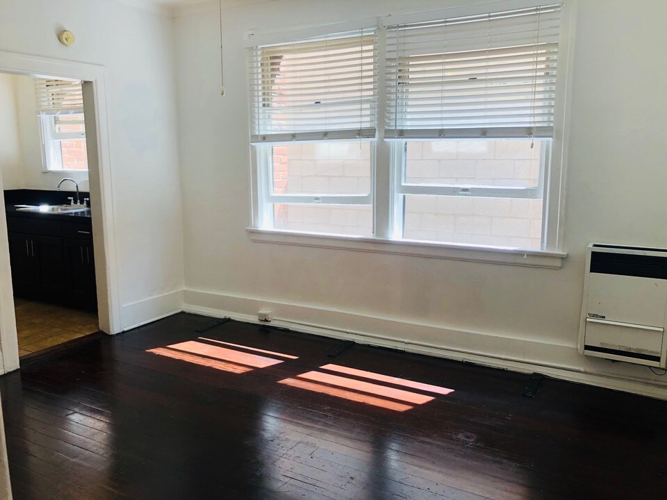 1021 S Park View St in Los Angeles, CA - Building Photo