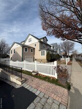 52 Nelson Ave in Harrison, NY - Building Photo - Building Photo