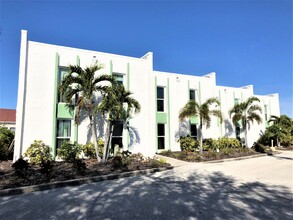 22234 Edgewater Dr in Port Charlotte, FL - Foto de edificio - Building Photo