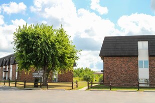 Country Acres Apartment in Thief River Falls, MN - Building Photo