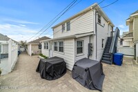 171 Beach Front in Manasquan, NJ - Foto de edificio - Building Photo