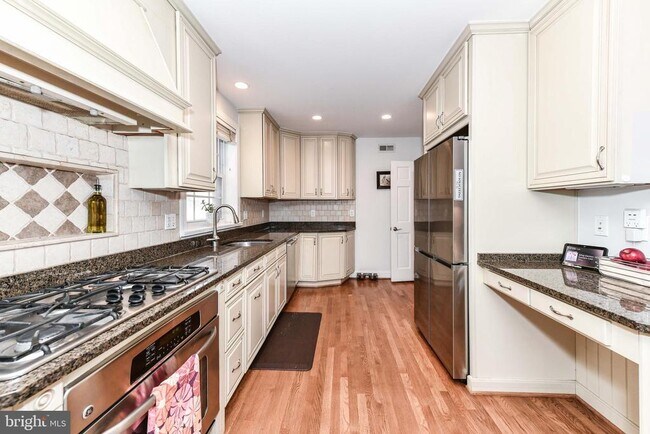 3061 N Oakland St in Arlington, VA - Foto de edificio - Building Photo