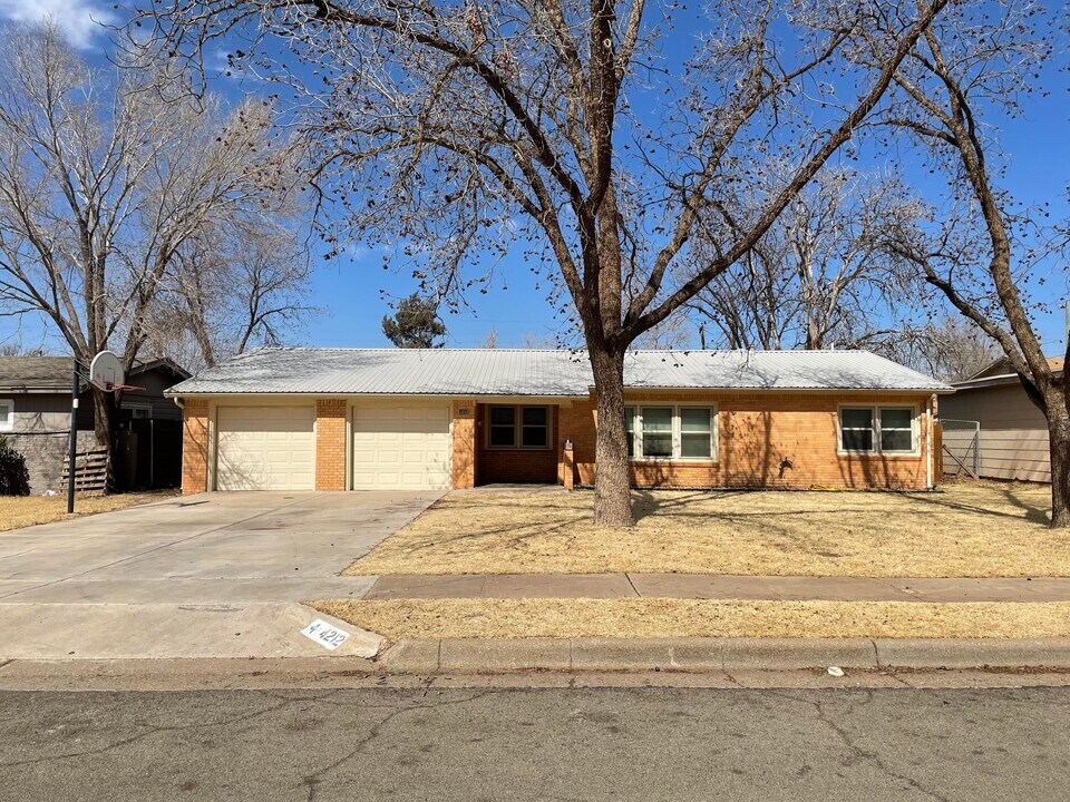 4212 46th St in Lubbock, TX - Building Photo