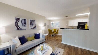 Montclair Apartments in Silver Spring, MD - Foto de edificio - Building Photo
