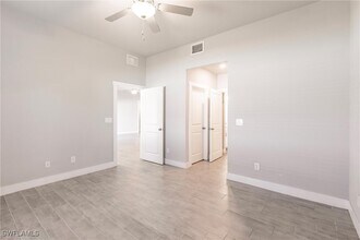 870 Columbia St in Port Charlotte, FL - Building Photo - Building Photo