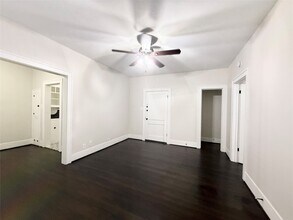 1126 Berthea St in Houston, TX - Building Photo - Building Photo
