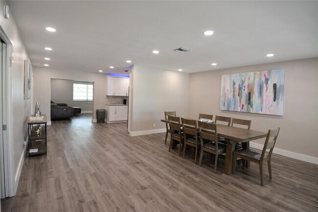 3840 N 42nd Terrace in Hollywood, FL - Building Photo - Building Photo