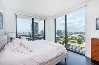 460 NE 28th St in Miami, FL - Building Photo - Building Photo