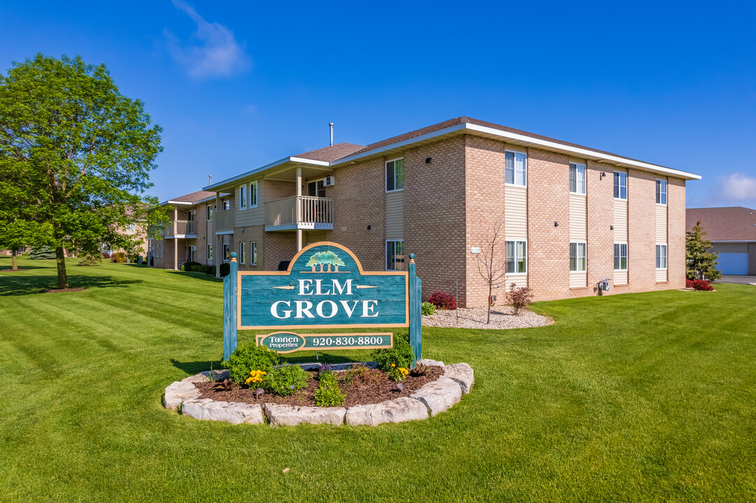 Elm Grove in Little Chute, WI - Foto de edificio