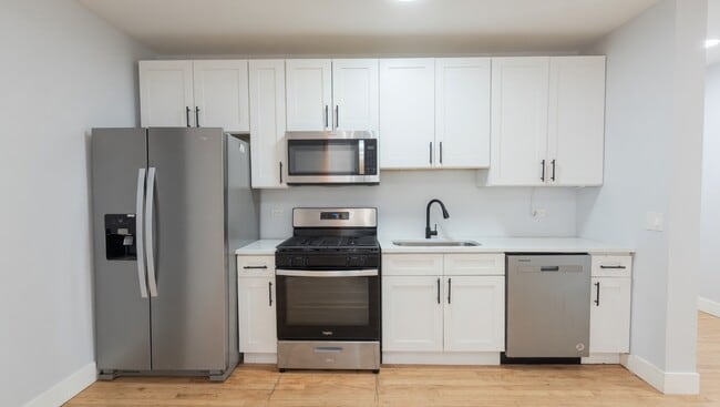 property at 932 N Richmond St