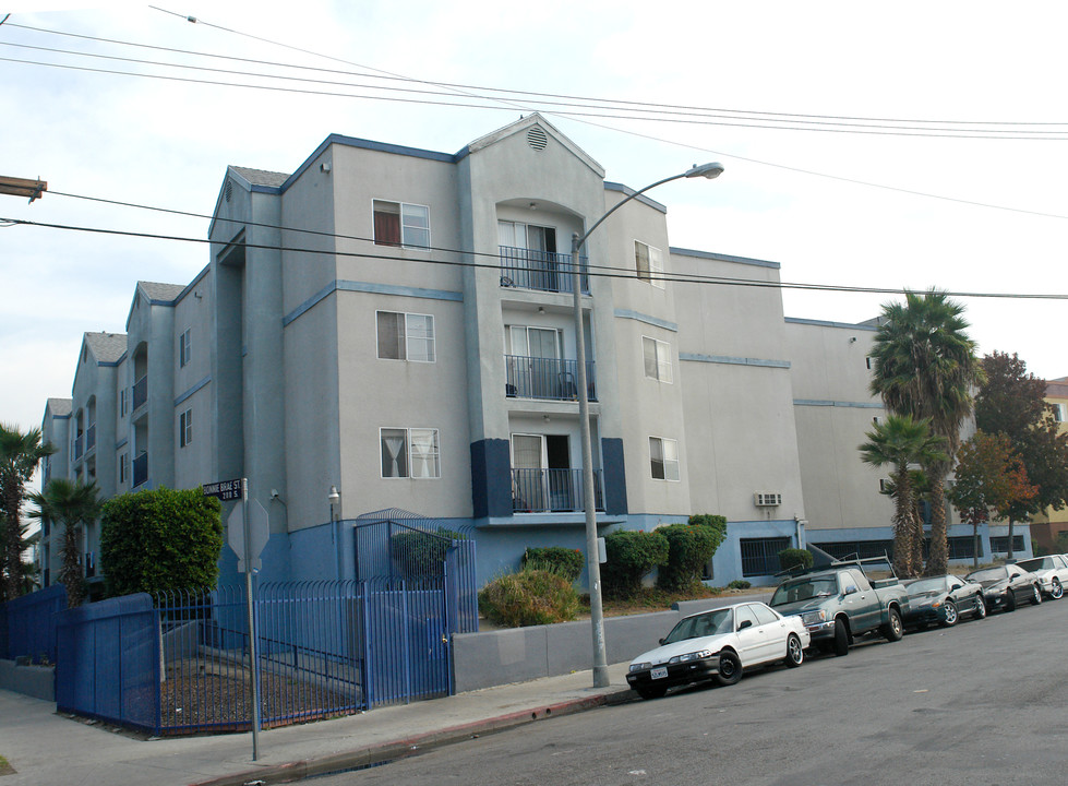 Westlake Villas in Los Angeles, CA - Foto de edificio