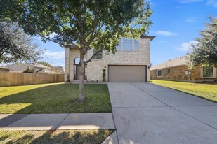 14221 Marathon Rd in Austin, TX - Foto de edificio - Building Photo