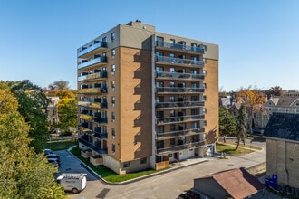 Sunset Manor in London, ON - Building Photo - Building Photo