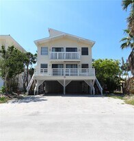 60 Beachcomber Ln in Englewood, FL - Building Photo