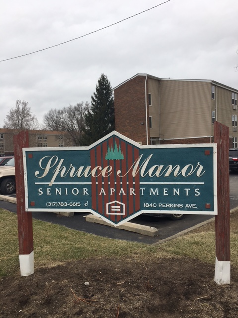 Spruce Manor Apartments in Indianapolis, IN - Foto de edificio