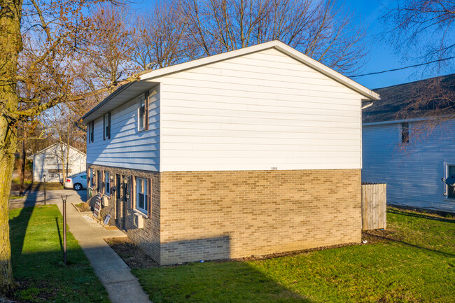 1008 S Blanchard St in Findlay, OH - Building Photo - Building Photo