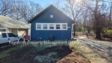 2923 Jackson Ave in Kansas City, MO - Building Photo - Building Photo
