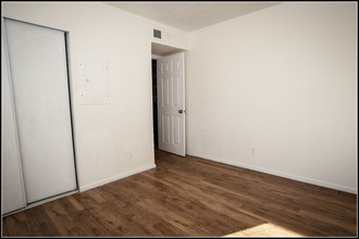 2218 E Polk St in Phoenix, AZ - Building Photo - Interior Photo