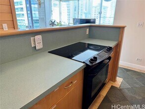 2415 Ala Wai Blvd in Honolulu, HI - Building Photo - Building Photo