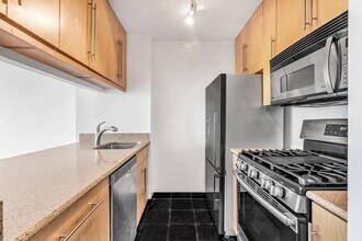 200 Rector Pl in New York, NY - Building Photo - Building Photo