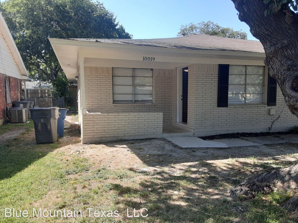 10019 Olmos Dr in Dallas, TX - Building Photo