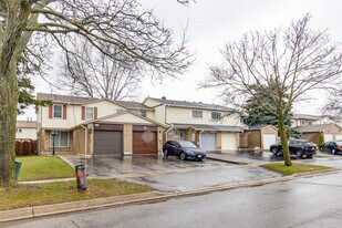 126 Grenbeck Dr in Toronto, ON - Building Photo