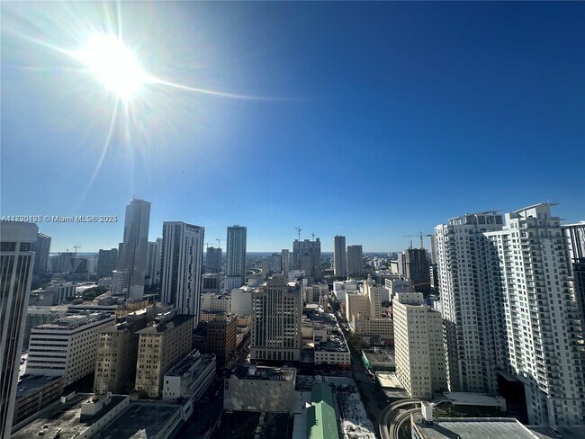50 Biscayne Blvd, Unit 3505 in Miami, FL - Building Photo - Building Photo
