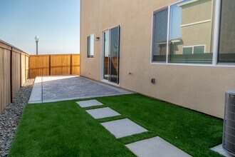 3596 Kona Kai Wy in Sacramento, CA - Building Photo - Building Photo
