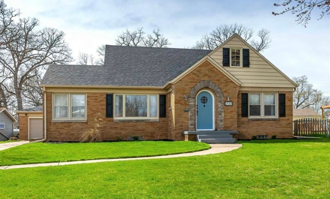 2130 28th St in Rock Island, IL - Building Photo