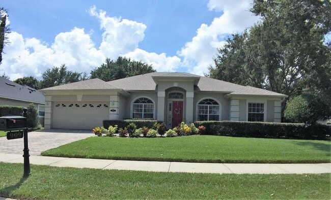 property at 909 Arbormoor Pl