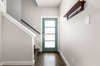 1705 Weber St in Houston, TX - Foto de edificio - Building Photo