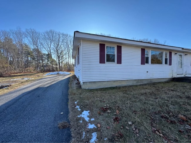 106 Burnell Dr in Yarmouth, ME - Building Photo - Building Photo