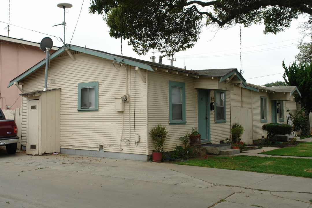 122-126 E Gabilan St in Salinas, CA - Building Photo