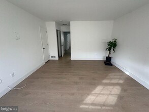 104 Willow Turn in Mount Laurel, NJ - Building Photo - Building Photo