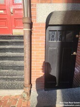 32 Irving St, Unit B in Boston, MA - Foto de edificio - Building Photo