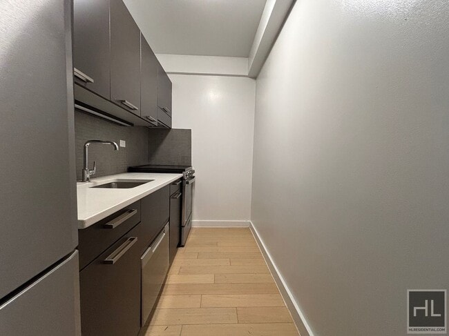 East 39th Street, Unit 19A