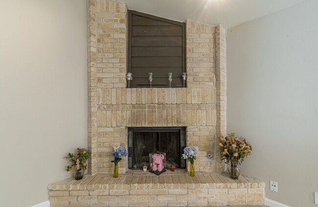 7922 Misty Forest in San Antonio, TX - Building Photo - Building Photo