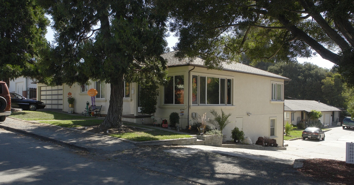 1593-1609 E St in Hayward, CA - Foto de edificio