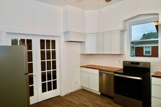 6535-6537 Library Rd in South Park, PA - Building Photo - Building Photo