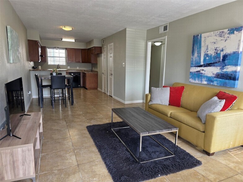 1500 Oleander, Unit A in La Marque, TX - Building Photo