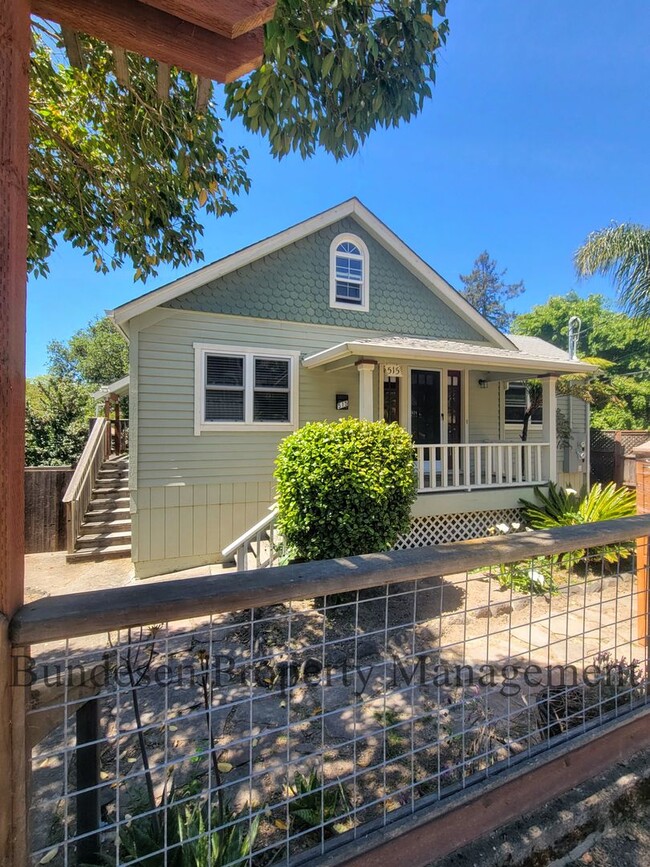 515 Central Ave in Petaluma, CA - Building Photo - Building Photo