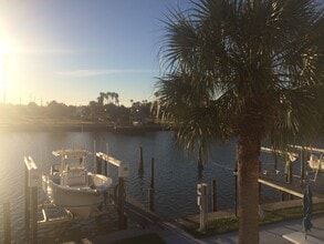 345 Medallion Blvd in Madeira Beach, FL - Building Photo - Building Photo