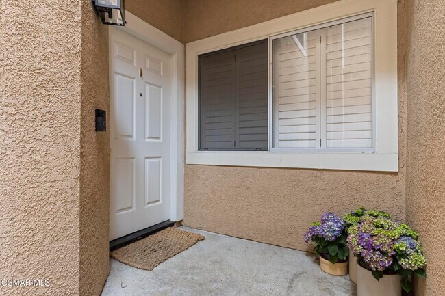 4891 Santo Dr in Oak Park, CA - Building Photo - Building Photo