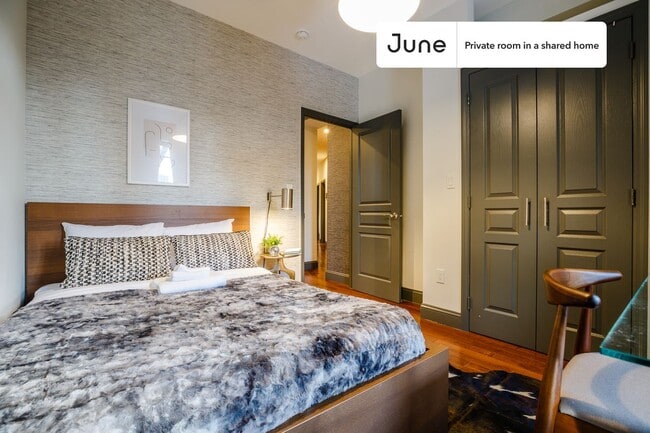 Room in Shared 4 bed/1 bath home in New York, NY - Building Photo - Building Photo