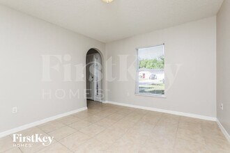 684 Jaguar Ct in Kissimmee, FL - Building Photo - Building Photo