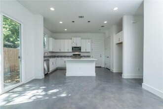 1403 Arcadia Ave in Austin, TX - Building Photo - Building Photo
