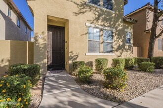 451 S Hawes Rd in Mesa, AZ - Building Photo - Building Photo