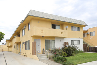 3111 S Canfield Ave in Los Angeles, CA - Building Photo - Building Photo