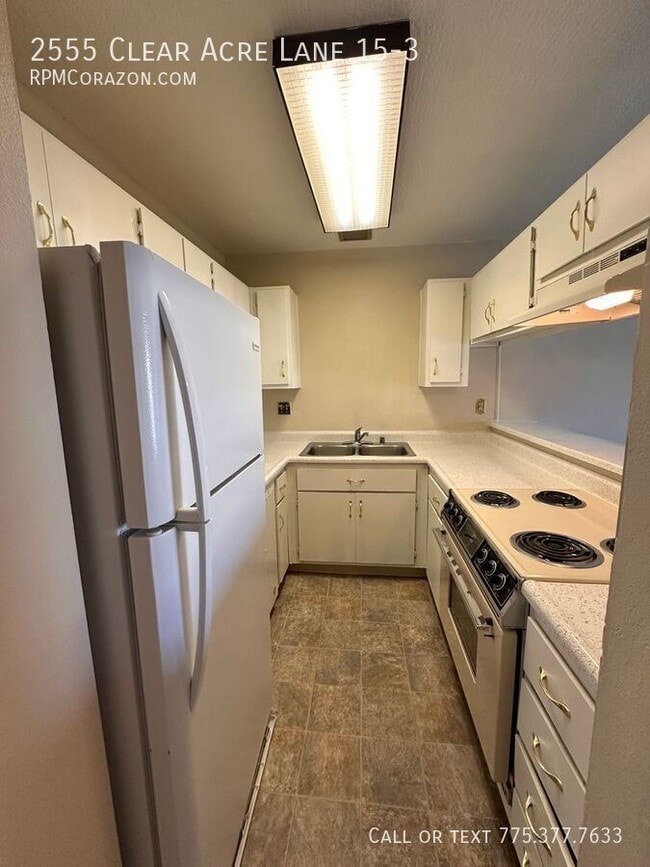 2555 Clear Acre Ln in Reno, NV - Building Photo - Building Photo