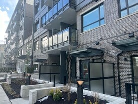 10777-10138 138 St in Surrey, BC - Building Photo